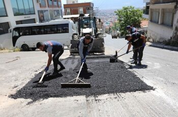 Bayraklı’da yollar yenileniyor