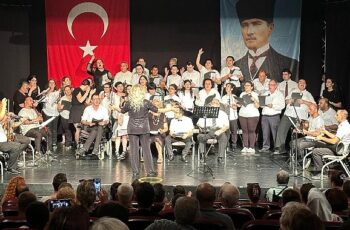 Bizim Ev katılımcılarından muhteşem konser