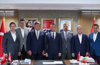 CHP Genel Başkanı Özgür Özel İzmir'e geldi