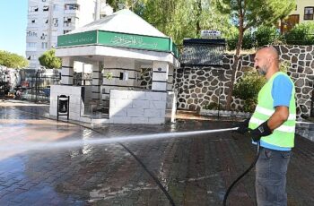 Çiğli Belediyesi Bayram Öncesi İbadethane Temizliğini Artırdı