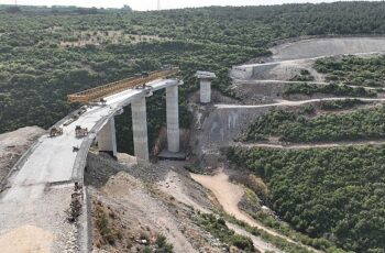 Dilovası Hastane Yolu’nda 40 kirişin montajı tamam