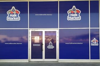 İBB Halk Market, yurdun dört bir yanındaki üretici kooperatiflerinin yöresel ürünlerini uygun fiyata satmaya devam ediyor