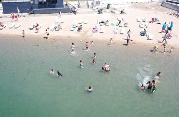 İBB, sorumluluğundaki Büyükada, Caddebostan, Bakırköy Güneş ve Küçükçekmece Menekşe plajlarını yaza hazırladı