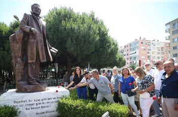 Karşıyaka, Nazım Hikmet'i unutmadı