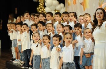 Karşıyaka’nın anaokullarını yıl sonu coşkusu sardı