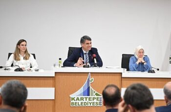 Kartepe Belediyesi Haziran Ayı olağan meclis toplantısı Kartepe Belediye Başkanı Av.M.Mustafa Kocaman başkanlığında yapıldı