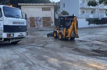 Kemer'de tozlu yollar yıkanıyor