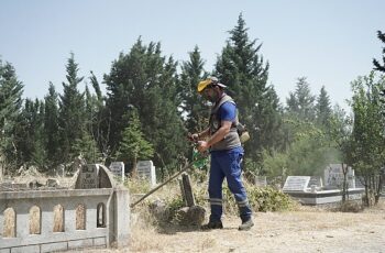 Lüleburgaz Belediyesi ekipleri dört koldan sahada