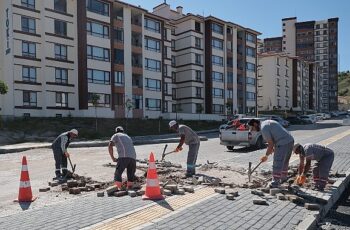 Nevşehir Belediyesi ekipleri, Kurban Bayramı öncesinde mahallelerdeki temizlik ve bakım çalışmalarını yoğunlaştırdı