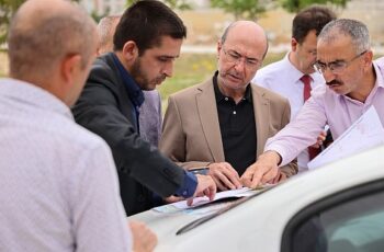 Selçuklu Belediye Başkanı Ahmet Pekyatırmacı, ilçeye kazandırılacak olan ve yapımı devam eden Yelda Parkı'nın yapım çalışmalarını yerinde inceledi