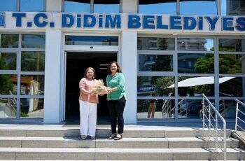 Afyonkarahisar Belediye Başkanı Burcu Köksal, Didim Belediye Başkanı Hatice Gençay’ı ziyaret etti.