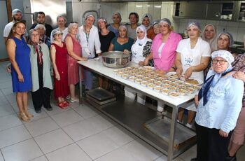 Çiğlili Kadınlar Aşure Atölyesinde Buluştu