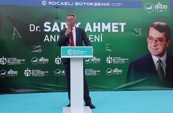 Dr. Sadık Ahmet dualarla anıldı