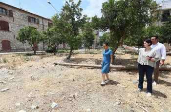 Filiz Ceritoğlu Sengel Atatürk Mahallesi hastane arkasında başlayacak yol çalışmaları hakkında bilgi verdi