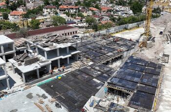 Selçuklu Belediyesi tarafından tarihi Sille Mahallesi’ne kazandırılacak olan “Kapalı Otopark, Karma Yapılar ve Meydan Düzenlemesi” projesinde çalışmalar aralıksız devam ediyor