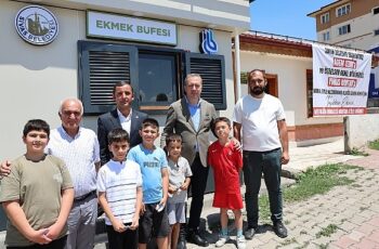 Sivas Belediyesi, mahalle sakinlerinin talebi üzerine Tuzlugöl ve Meraküm Mahallelerine yeni ekmek satış büfeleri kazandırdı