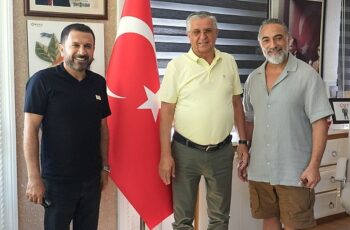 Ünlü oyuncu Selim Bayraktar Başkan Topaloğlu’nu ziyaret etti