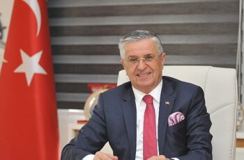 Başkan Topaloğlu:  “Öğrencilerimizi ücretsiz taşımaya devam ediyoruz.”