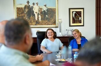 Didim Belediye Başkanı Hatice Gençay, ilçemizde görev yapan mahalle muhtarları ile bir araya gelerek değerlendirme toplantısı gerçekleştirdi