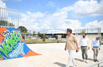 Kartepe Belediye Başkanı Av.M.Mustafa Kocaman, Kocaeli Büyükşehir Belediyesi tarafından yapımı tamamlanan Kartepe Skate Park da incelemede bulundu.