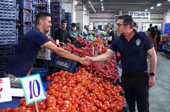 Kemalpaşa Belediyesi Zabıt Ekiplerinden Pazaryeri ve Fırın Denetimi