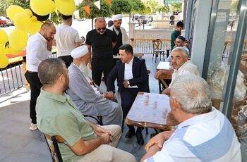 Nevşehir Belediye Başkanı Rasim Arı, Bekdik Mahallesi’nde incelemelerde bulunarak vatandaşlarla bir araya geldi.