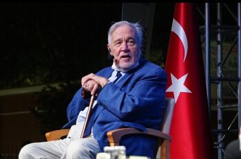 Onur konuğu Ahmet Ümit, Yaşam Boyu Onur Ödülü İlber Ortaylı’ya