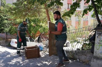 Temiz Sokak sloganıyla 51 mahalle yıkanıyor