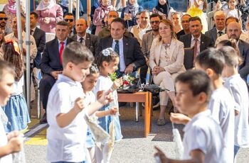 Başkan Mutlu İlköğretim Haftası’nı öğrencilerle birlikte kutladı