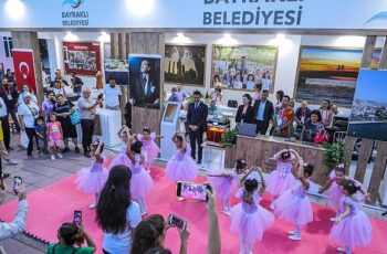 Bayraklı Belediyesinden İzmir Fuarı’na muhteşem final