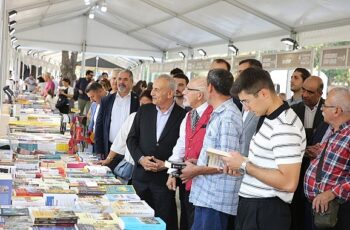 Küçükçekmece Belediyesi’nin düzenlediği ikinci Kitap Günleri başladı.