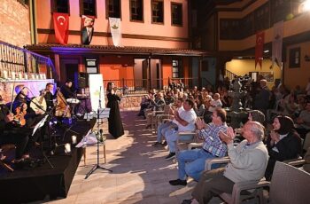 Şadırvanlı Han Avlu Buluşmaları muhteşem bir konser ile başladı