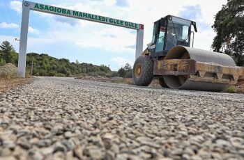 Serik Aşağıoba Mahallesi’nin yolları yenileniyor