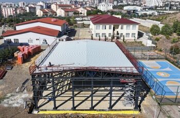 İBB’den 15 okula yeni spor salonu.