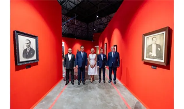 Atatürk ve Refik Anadol sergileri İzmirliler ile buluşuyor