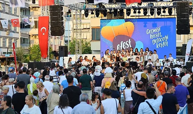 EFEST 2025 renkli görüntülerle başladı