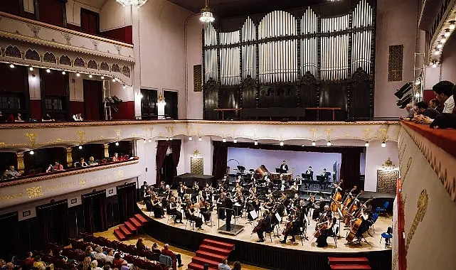 George Enescu Festivali’ne davet edilen ilk Türk orkestrası İDSO alkışlarla yurda döndü