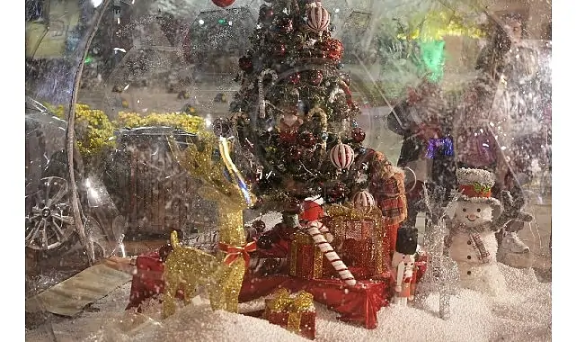 Çeşme’de yılbaşı coşkusu meydanlara taşınıyor