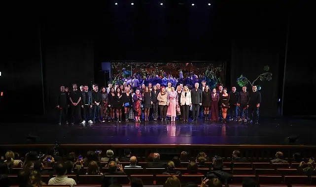 “Çirkin” Galasında Bakırköy Belediye Tiyatroları’ndan Unutulmaz Gece