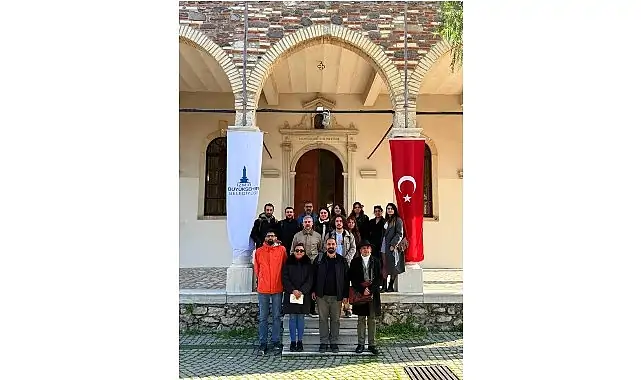 Gazeteciler İzmir’in kalbinde buluştu: Bir Arada Yaşam’ın izlerini takip etti!