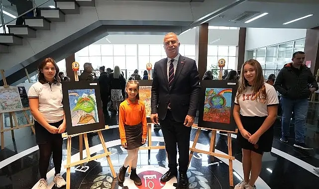 Gaziemirli çocuklar “Toprak” temalı resimleriyle iklim krizine dikkat çekti