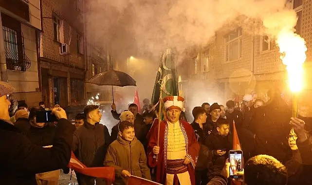 Bayrampaşa’da Ramazan fener alayı ve mehterle karşılandı