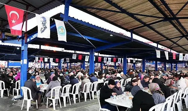 Büyükşehir’in İftar Sofrası Gördes’te Kuruldu