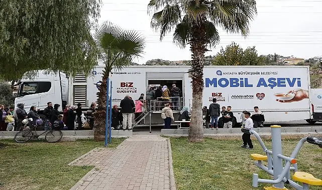 Antalya Büyükşehir Belediyesi’nin Ramazan etkinlikleri yoğun ilgi gördü
