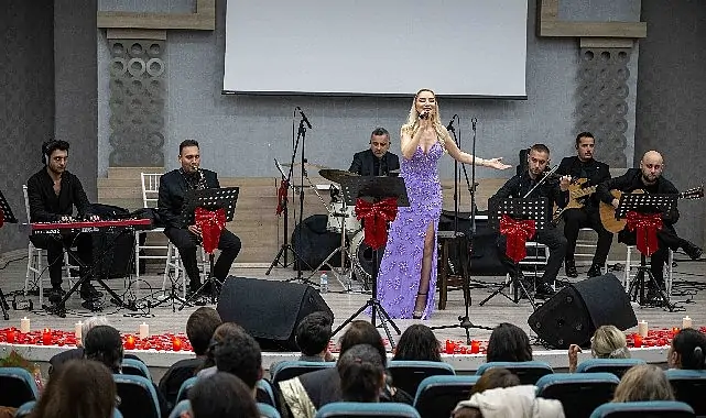 Bornova’da Aşk Şarkıları Gecesi