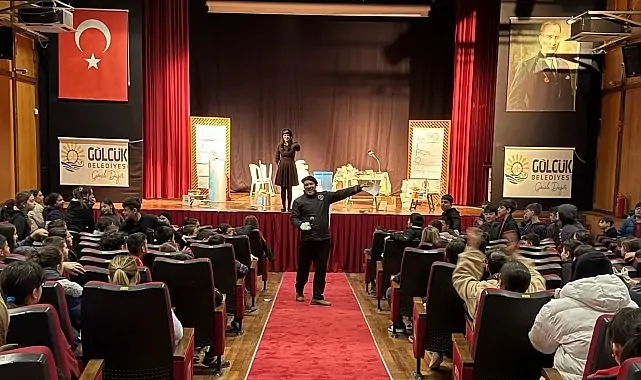 Kütüphaneler Haftası’nda Öğrencilere Tiyatro Keyfi