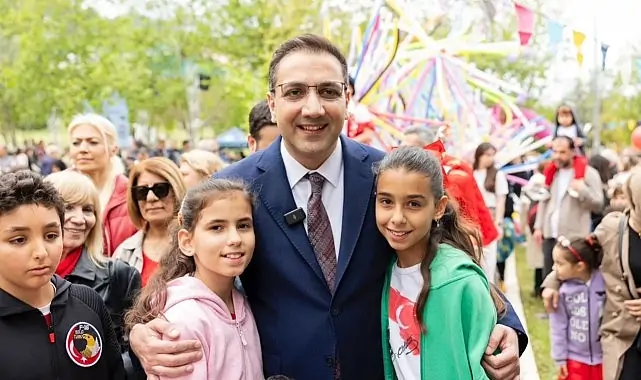 Balçova’da 23 Nisan Coşkusu Zirveye Ulaştı: Meydanlar Çocukların Neşesiyle Doldu