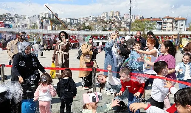 Çocuklar gülsün, bu neşe sürsün