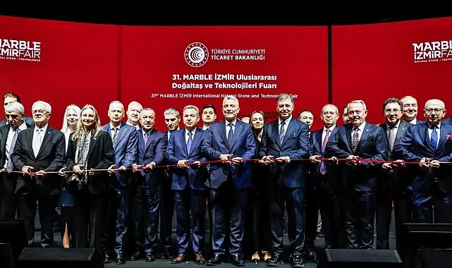 Doğal taşın kalbi İzmir’de atıyor