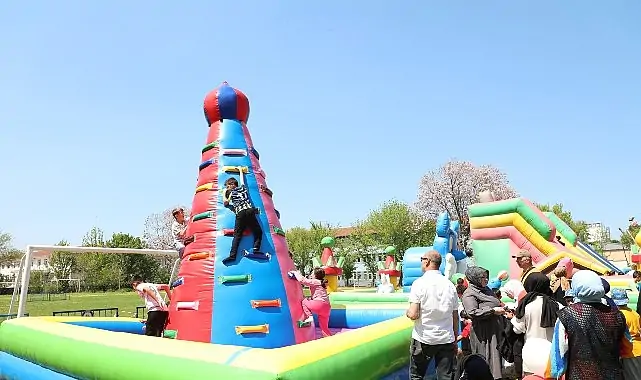 İnegöl’de 23 Nisan Coşkusu Hafta Sonu Da Devam Etti